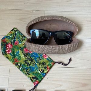 Maui Jim HOWZIT MJ 734-02 Black Square Sunglasses Gray Polarized Lens 56mm